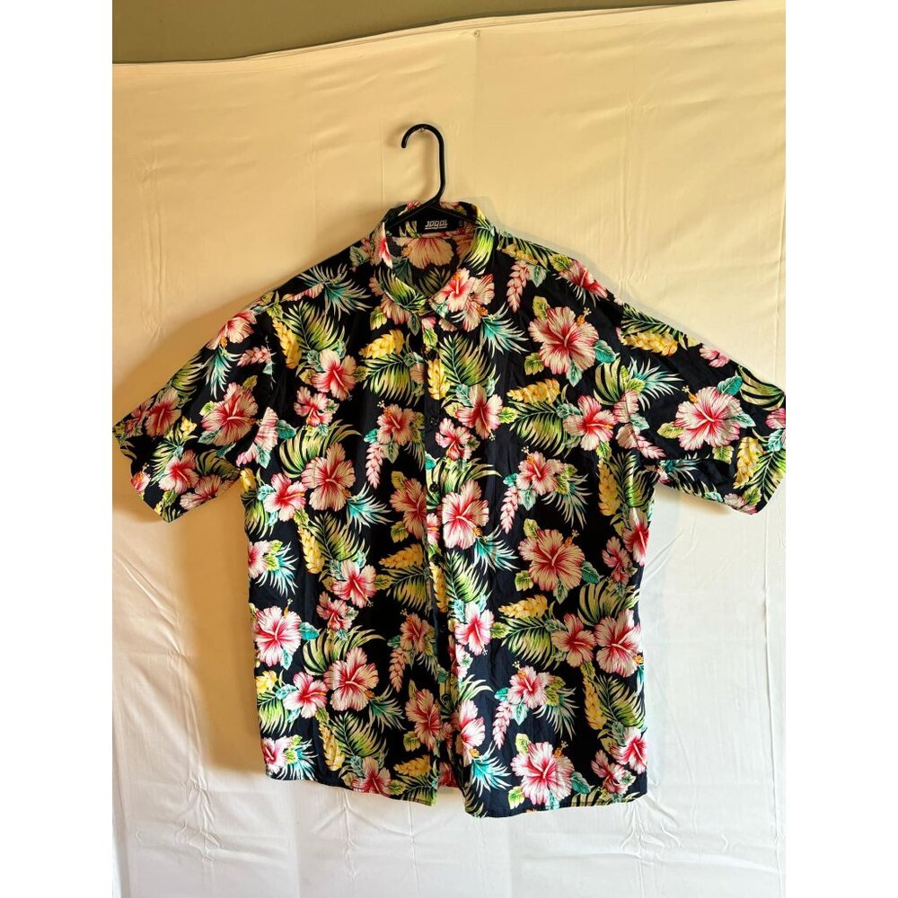 Hawaiian Aloha Shirt With Tropical Floral Print